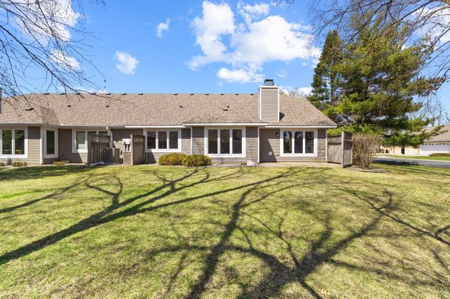5619 Dunlap Avenue N, Shoreview, MN 55126
