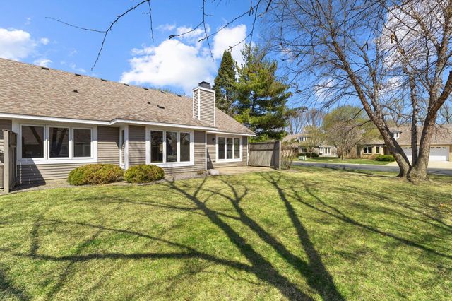 5619 Dunlap Avenue N, Shoreview, MN 55126