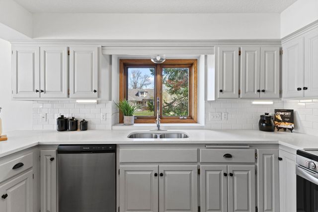 5619 Dunlap Avenue N, Shoreview, MN 55126