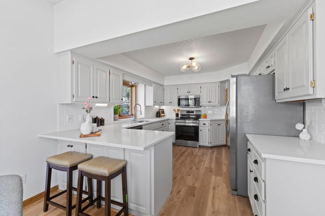 5619 Dunlap Avenue N, Shoreview, MN 55126