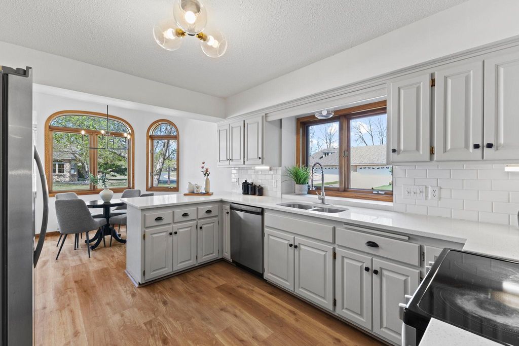 5619 Dunlap Avenue N, Shoreview, MN 55126 — photo 5