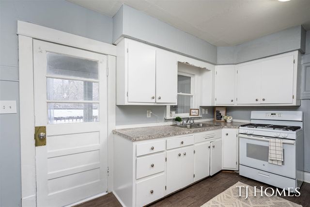 459 Ada Avenue, Muskegon, MI 49442