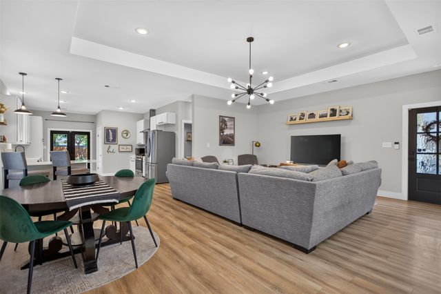 2511 Gladstone Drive, Dallas, TX 75211