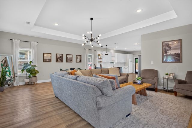 2511 Gladstone Drive, Dallas, TX 75211