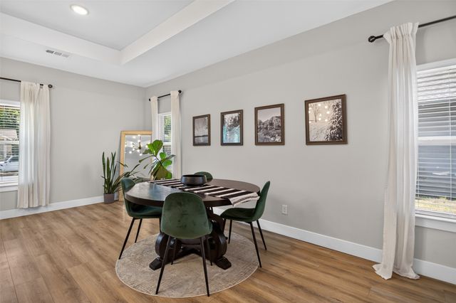 2511 Gladstone Drive, Dallas, TX 75211