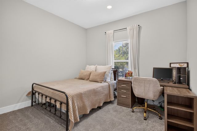 2511 Gladstone Drive, Dallas, TX 75211