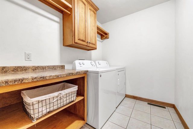 1062 CORONADO COURT, Oneida, WI 54155