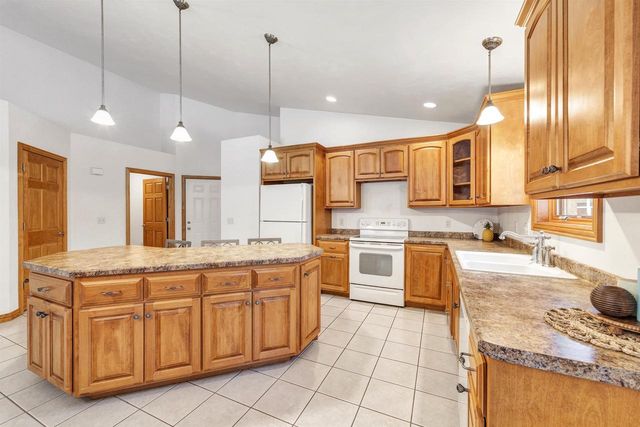 1062 CORONADO COURT, Oneida, WI 54155