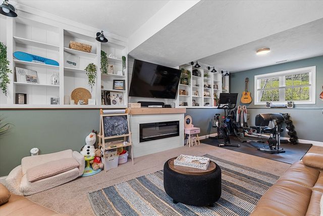 1 Sherry Lane, Spencer, MA 01562