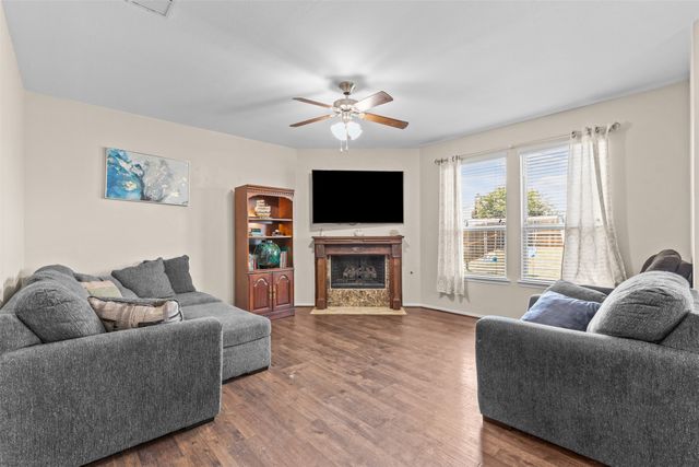 404 Marquette Drive, Van Alstyne, TX 75495