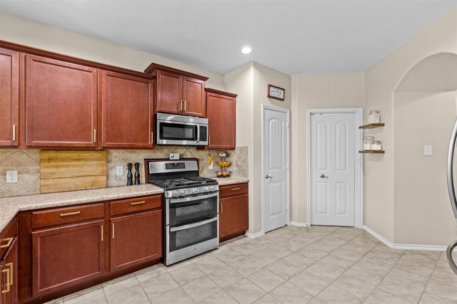404 Marquette Drive, Van Alstyne, TX 75495