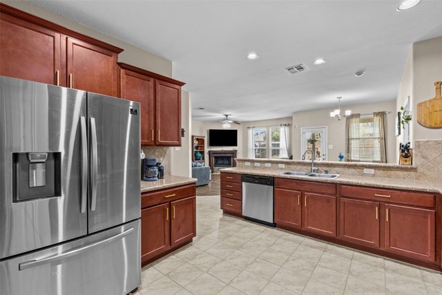 404 Marquette Drive, Van Alstyne, TX 75495