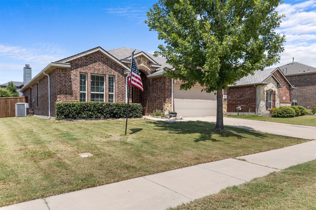 404 Marquette Drive, Van Alstyne, TX 75495