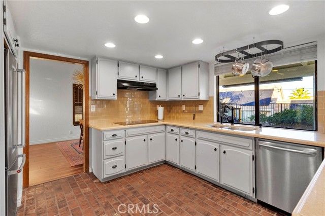 13685 Hidden Valley Road, Victorville, CA 92395