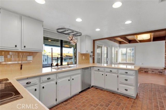 13685 Hidden Valley Road, Victorville, CA 92395