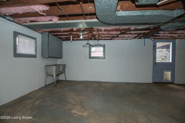 1211 Delor Ave, Louisville, KY 40217