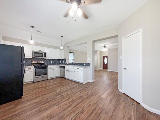 9418 Belleclaire Lane, Houston, TX 77044