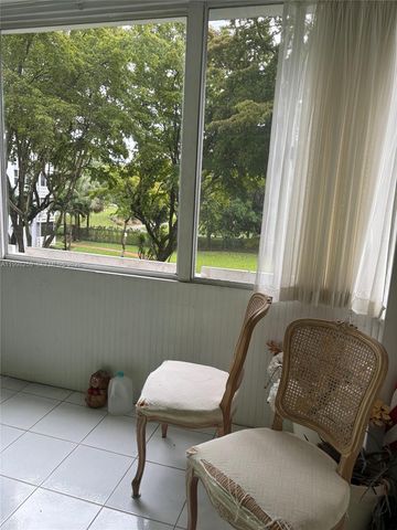 4350 Hillcrest Dr 303, Hollywood, FL 33021