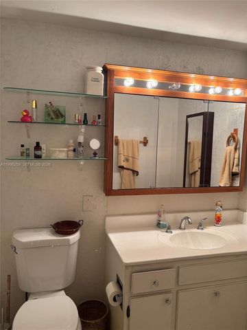 4350 Hillcrest Dr 303, Hollywood, FL 33021