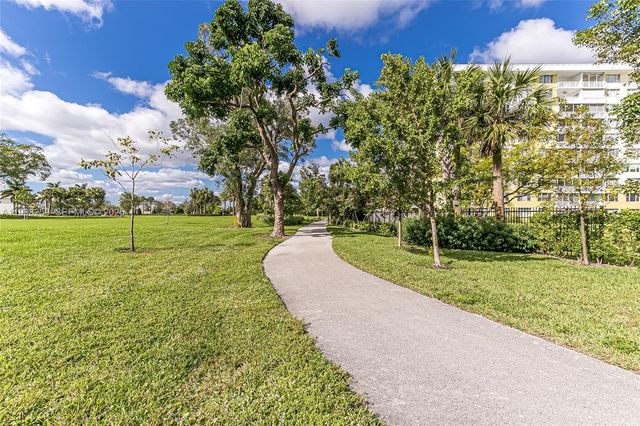 4350 Hillcrest Dr 303, Hollywood, FL 33021