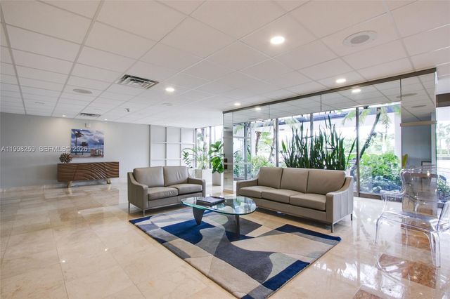 4350 Hillcrest Dr 303, Hollywood, FL 33021