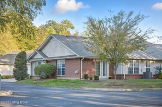 9233 Hawthorne Pointe Dr, Louisville, KY 40272