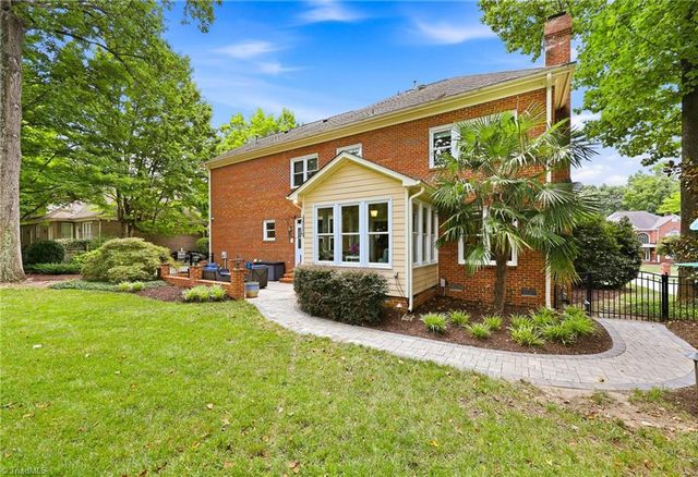 4911 Setter Court, Jamestown, NC 27282