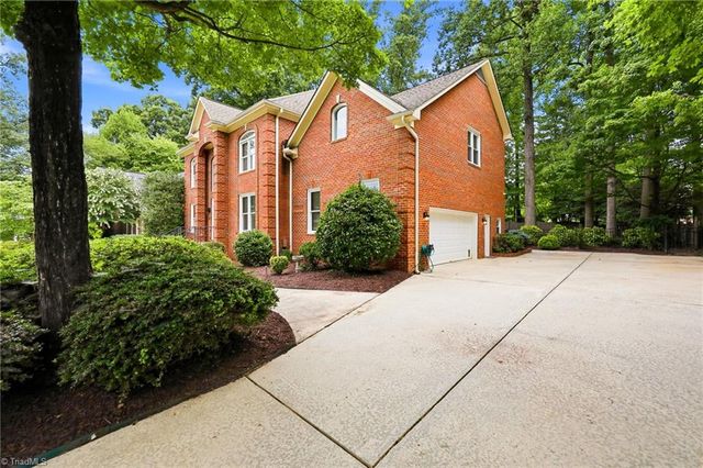 4911 Setter Court, Jamestown, NC 27282