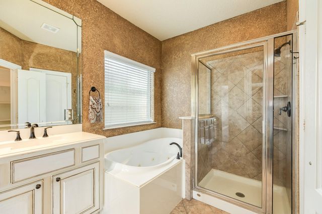 264 Lasso Street, Angleton, TX 77515