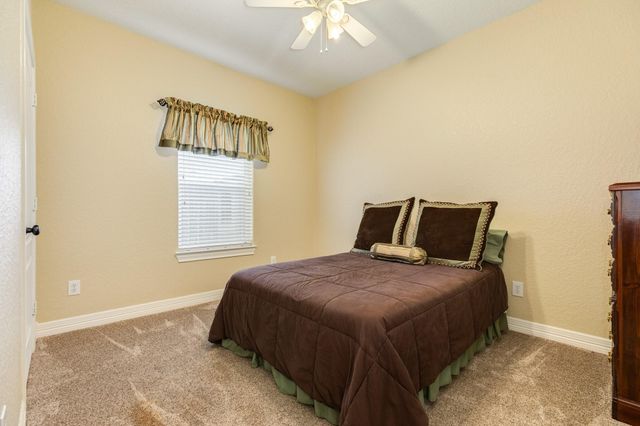 264 Lasso Street, Angleton, TX 77515