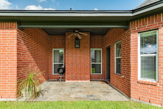 264 Lasso Street, Angleton, TX 77515