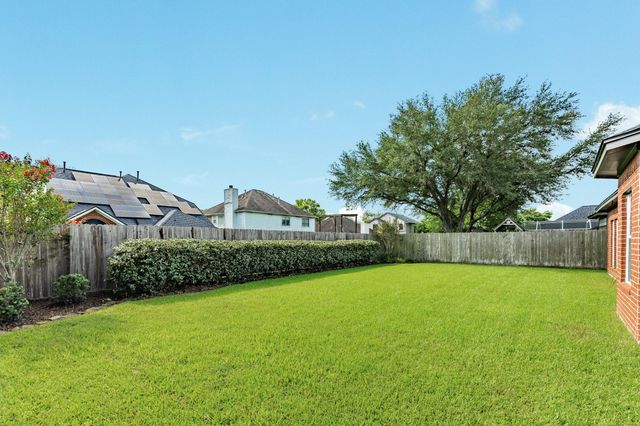 264 Lasso Street, Angleton, TX 77515