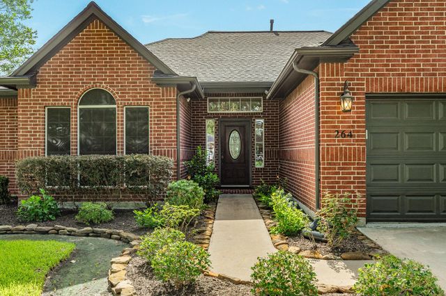 264 Lasso Street, Angleton, TX 77515