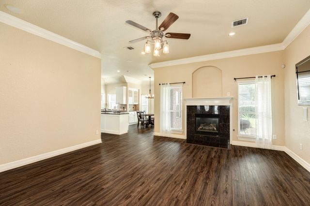 264 Lasso Street, Angleton, TX 77515