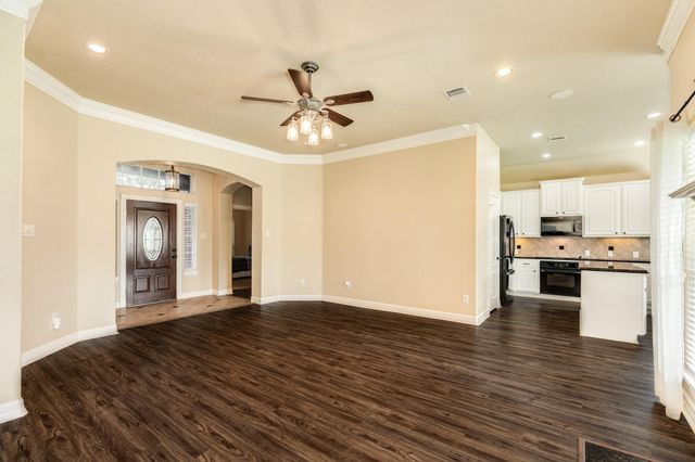 264 Lasso Street, Angleton, TX 77515