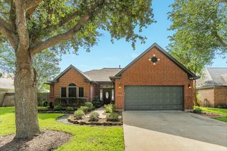 264 Lasso Street, Angleton, TX 77515