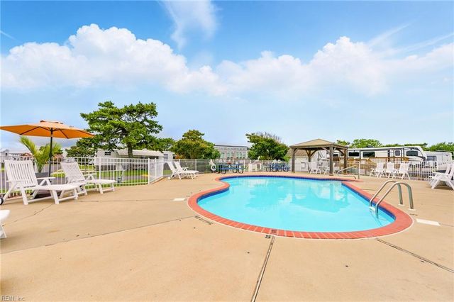 3665 Sandpiper RD # 186, Virginia Beach, VA 23454
