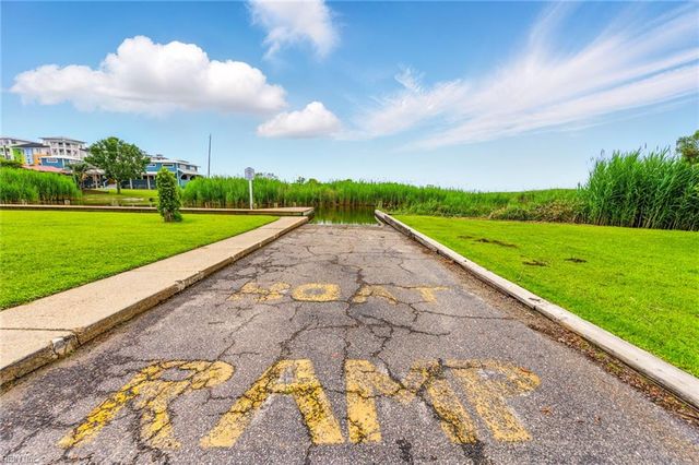 3665 Sandpiper RD # 186, Virginia Beach, VA 23454