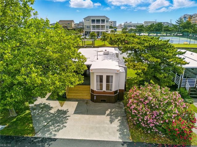 3665 Sandpiper RD # 186, Virginia Beach, VA 23454