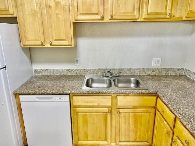 200 Croton Avenue 208, Lantana, FL 33462