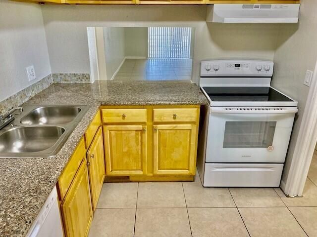 200 Croton Avenue 208, Lantana, FL 33462