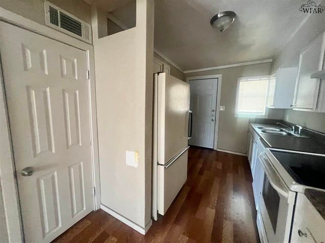 2006 BELL STREET, Wichita Falls, TX 76301