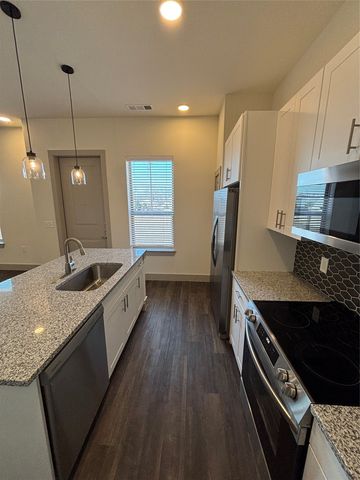 2036 Oak Grove 223, Aubrey, TX 76227