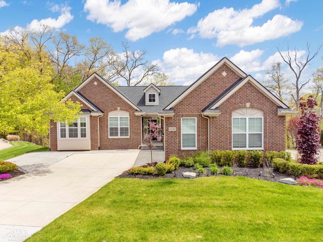 6148 Birchcrest Lane, Commerce Twp, MI 48382