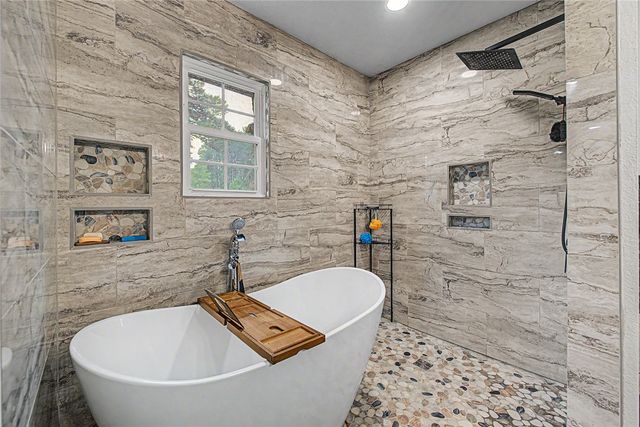 13751 E Ventris Road, Garfield, AR 72732