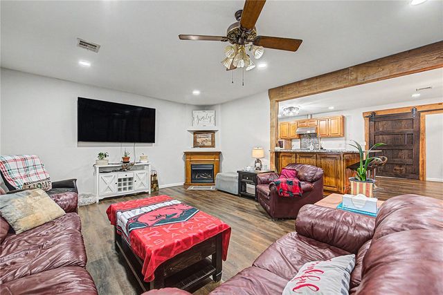 13751 E Ventris Road, Garfield, AR 72732