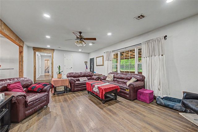 13751 E Ventris Road, Garfield, AR 72732