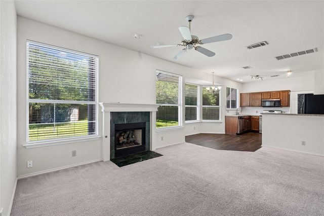 17013 Jigsaw Pathway, Round Rock, TX 78664