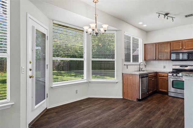 17013 Jigsaw Pathway, Round Rock, TX 78664