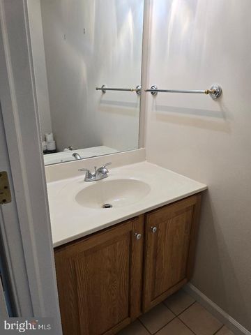 5021 INVERNESS DR, Mechanicsburg, PA 17050